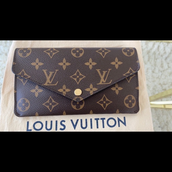 Louis Vuitton wallet - Picture 1 of 9